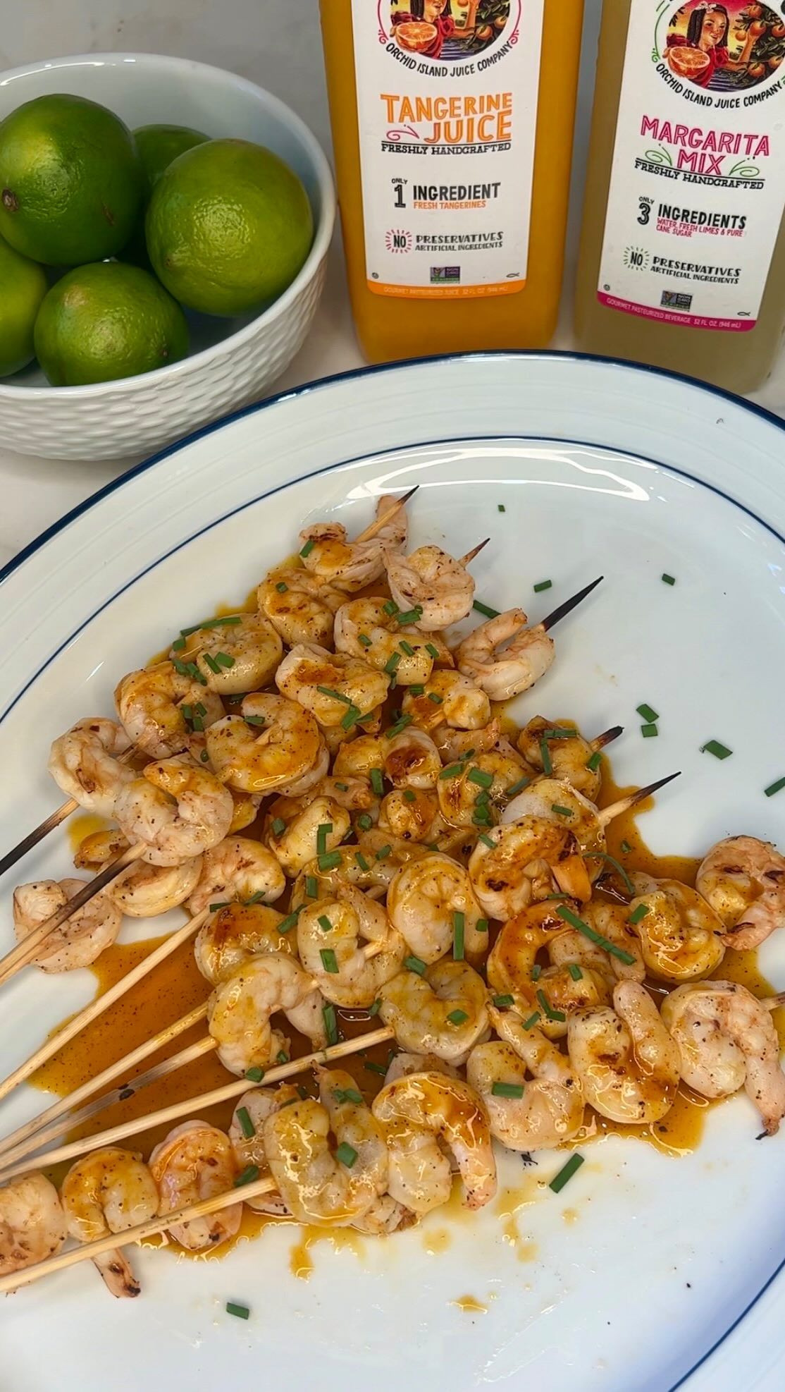 This jalapeño citrus grilled shrimp is the perfect game day appetizer! I use @nataliesoj in the marinade to make it brig