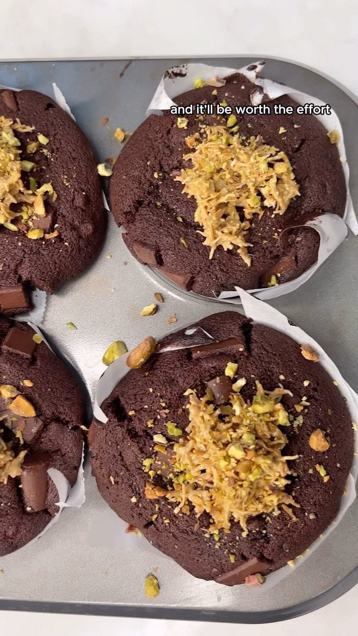 I turned the viral Dubai Chocolate Bar into a muffin. And wow, is it AMAZING…

You need to see it to believe it. Actuall