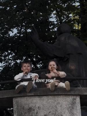 #MYSHADOW "Aiden estava na minha frente, um dos garotos em especial que gostava de fazer da minha vida um inferno na min