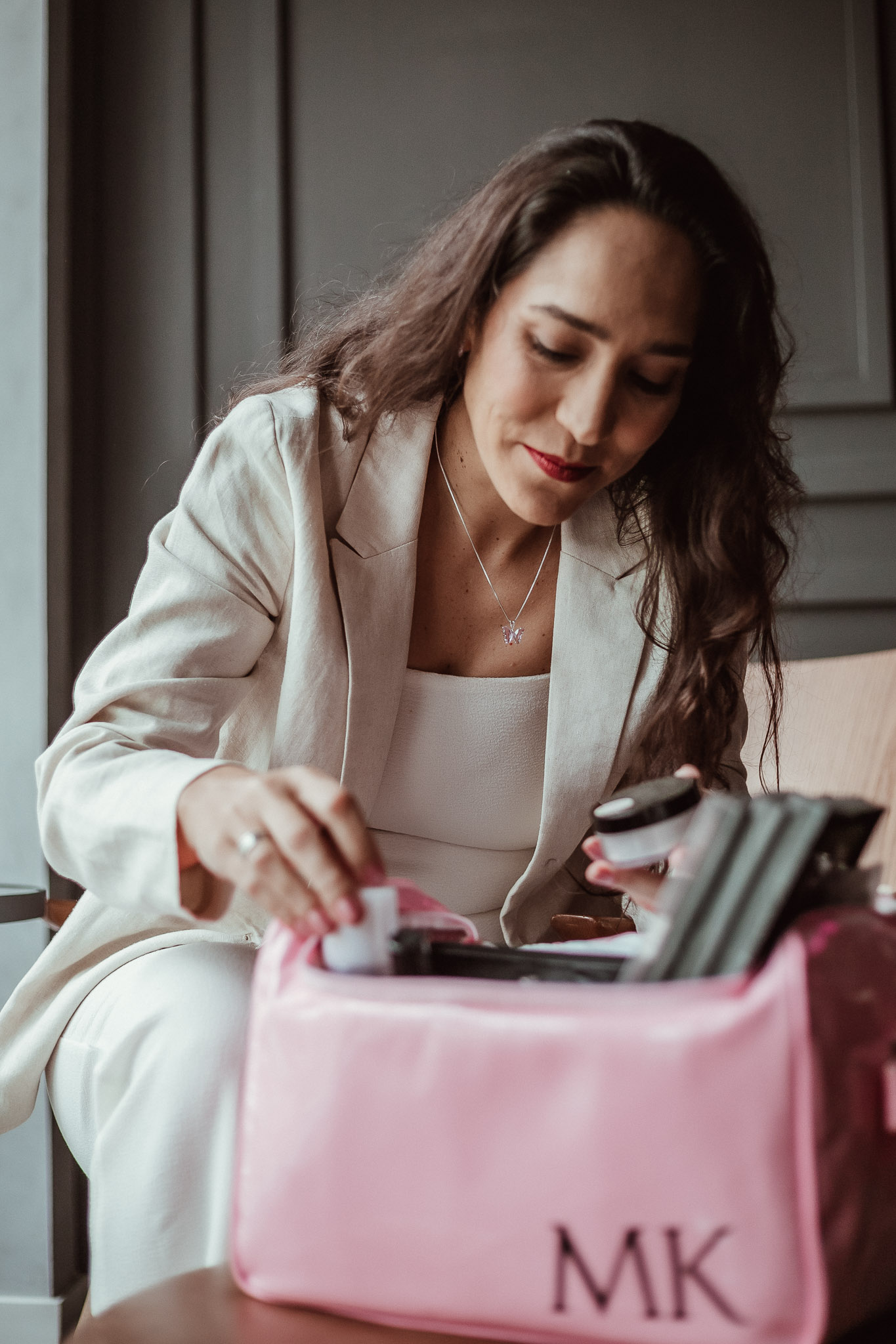 Encontre a cor da sua base aqui thumbnail