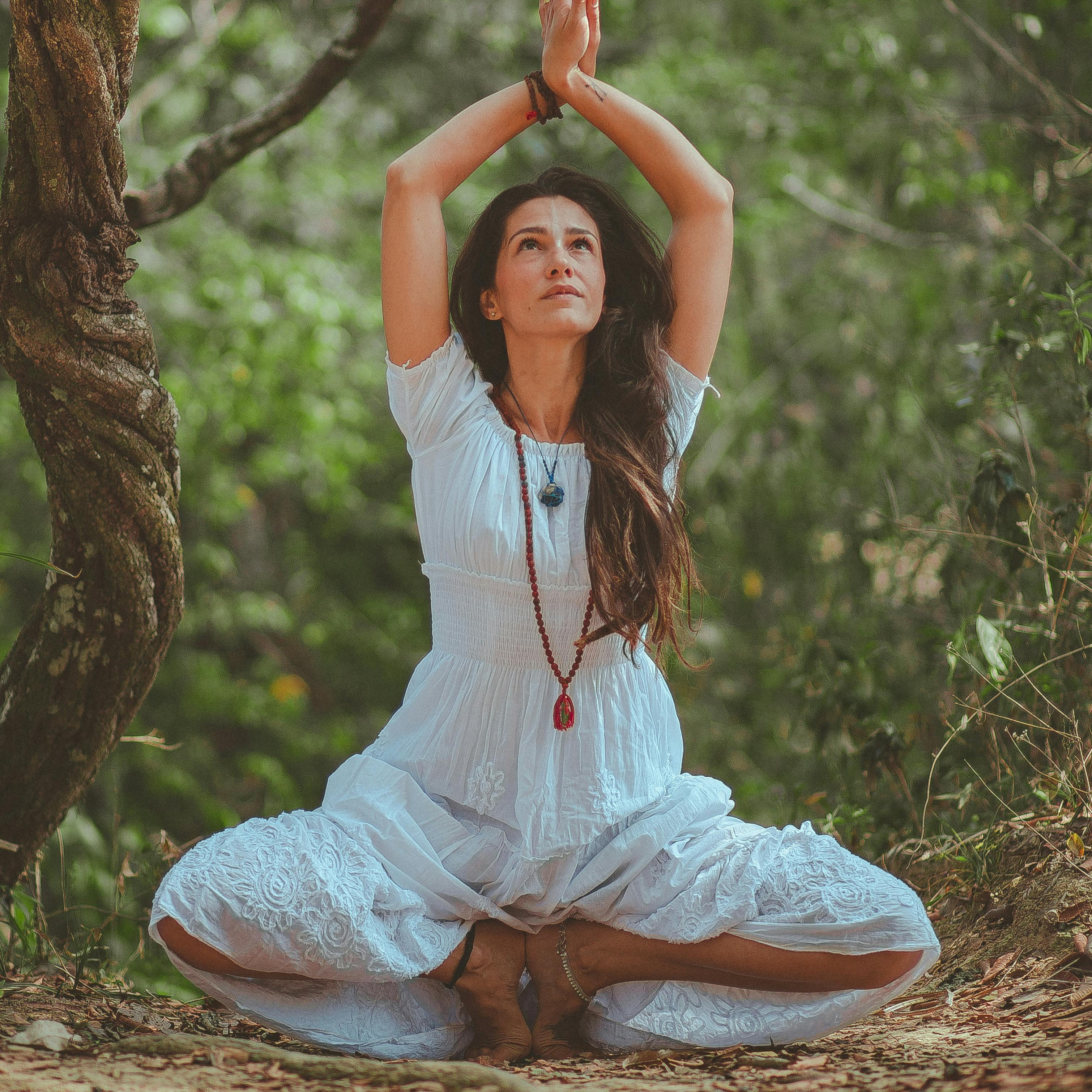 ATELIER N°3  "YOGA & PLANTES" (Le Printemps)- GREASQUE - Samedi 11 avril  (14h30-17h30) thumbnail