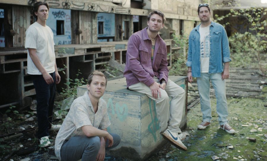 Inside The Silver Palms: Late-Night Jam Sessions, Lakefront Days, and the Making of Guppy thumbnail