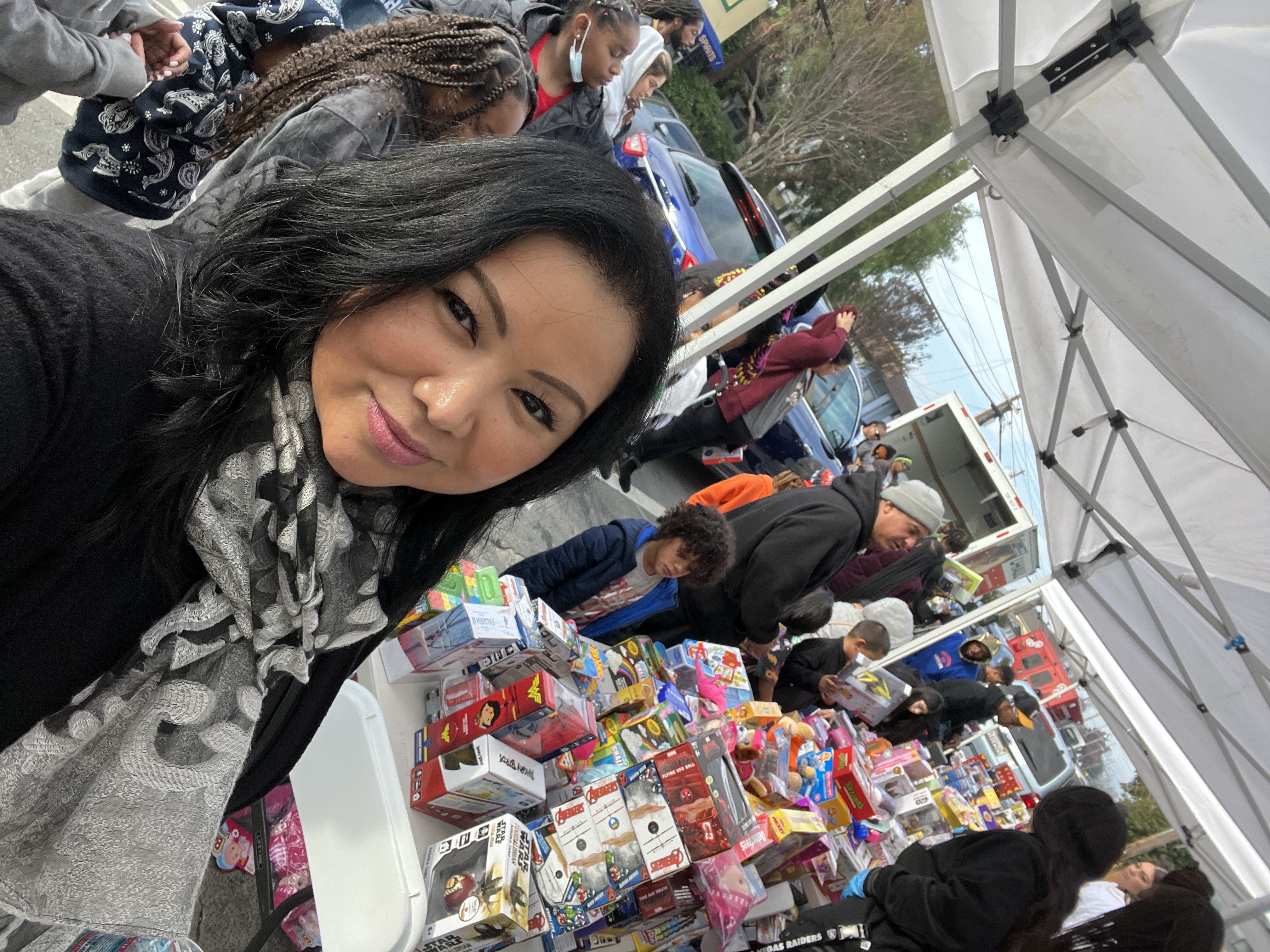 12/6/22 OAKLAND POST Article: “Mister Fab Celebrates: The Community at its Best” By Richard Johnson (Nov. 22 Turkey Giveaway Drive with Dr. Maritony) [[-CLICK HERE-]] thumbnail