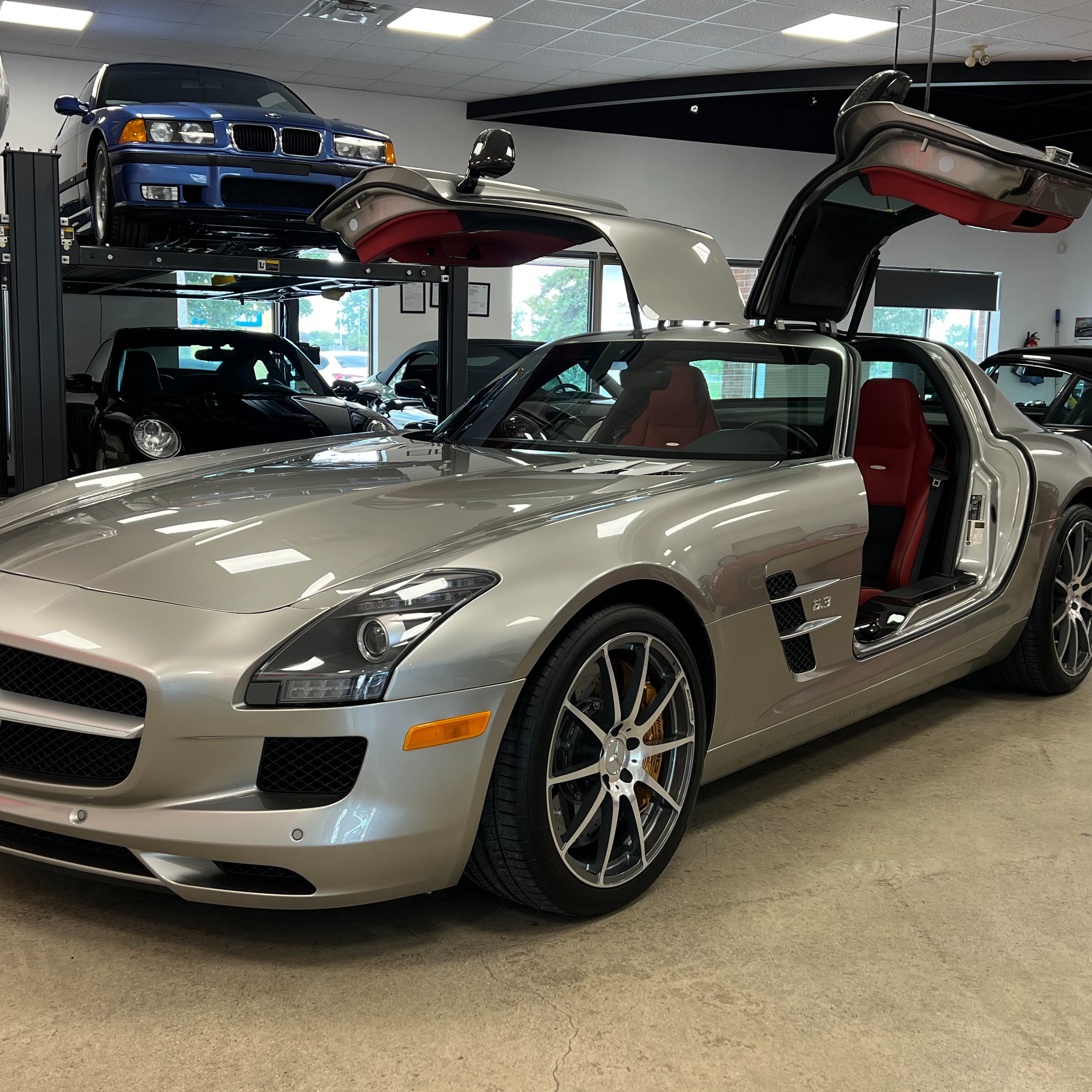 [SOLD] 2011 Mercedes-Benz SLS AMG thumbnail