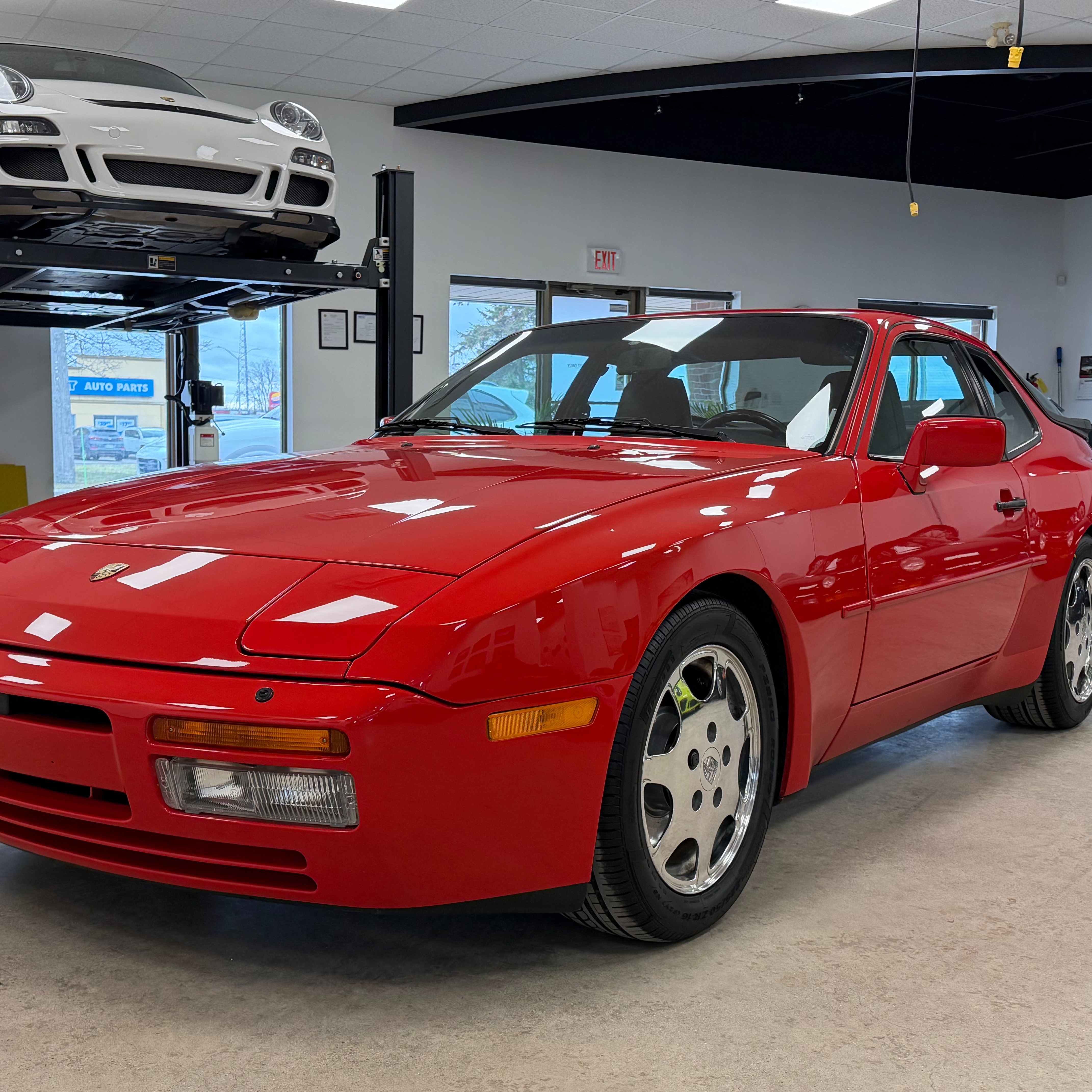 1989 944 Turbo - One Owner / 28k km thumbnail