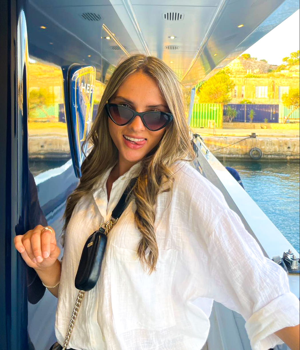 📸 Stewardess & Power Boat Skipper Ashley Jade 🎥🥇🏆 thumbnail