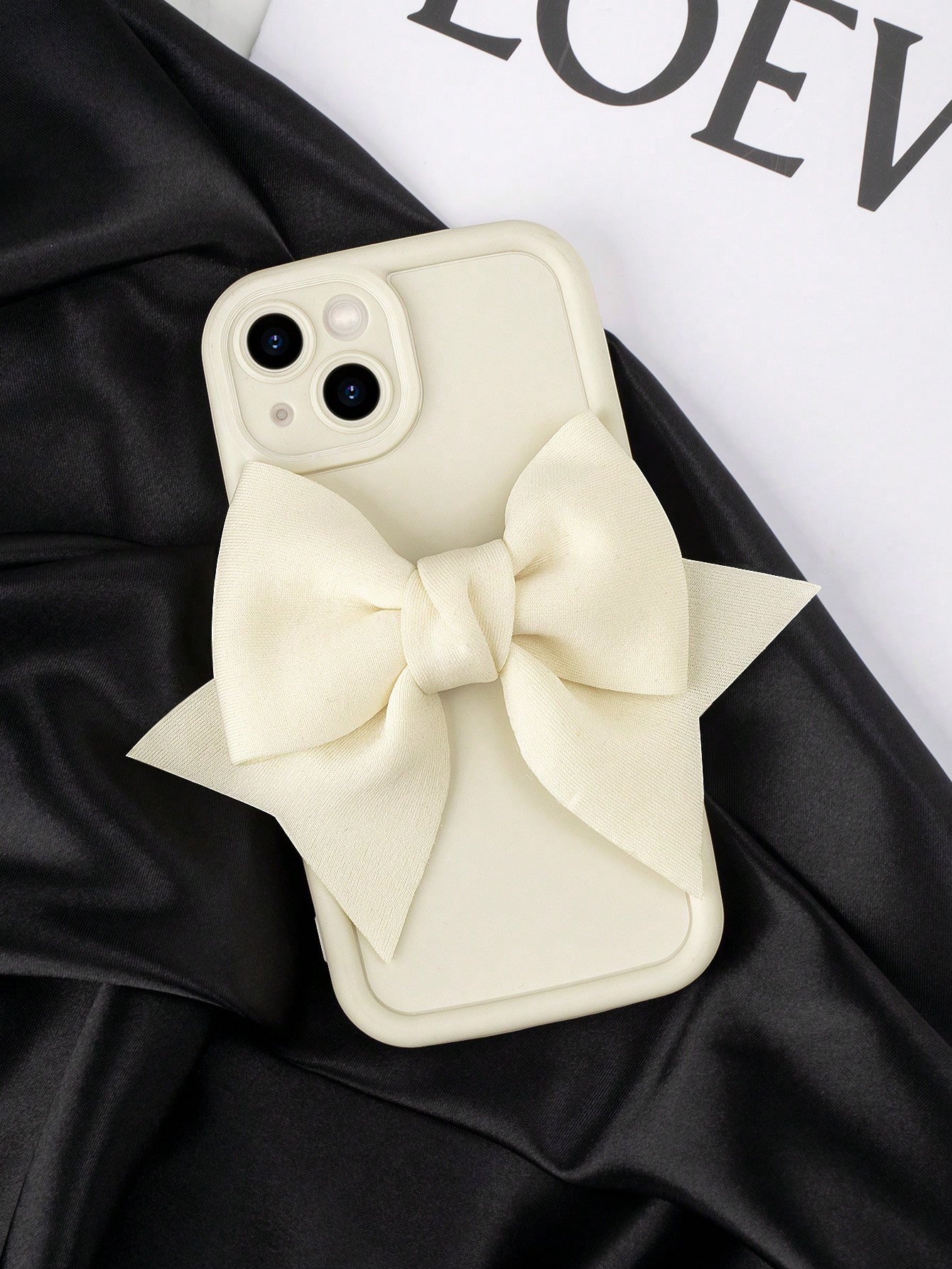 1 Peça Capa de Telefone Estética de Maçã com Laço 3D Borboleta Perfurada, Compatível com iPhone 16 Pro Max / 16 Plus / 16 Pro / 16, À Prova d'Água, à Prova de Choque, Anti-Queda, Resistente a Arranhões thumbnail