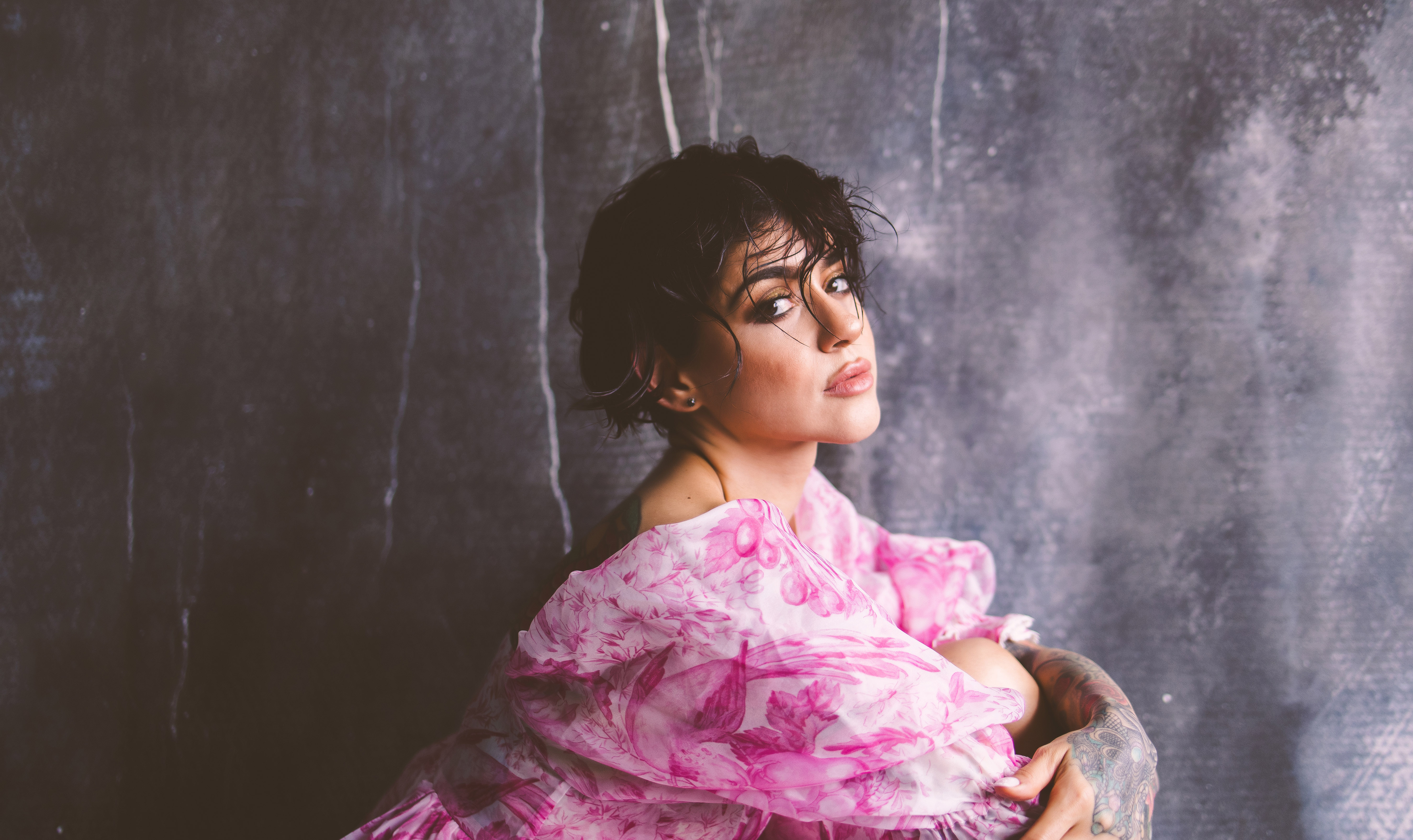 Glam Portraits Photosession Experience thumbnail