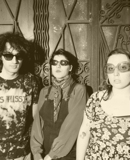 Un presente con huellas - La Agenda Revista thumbnail