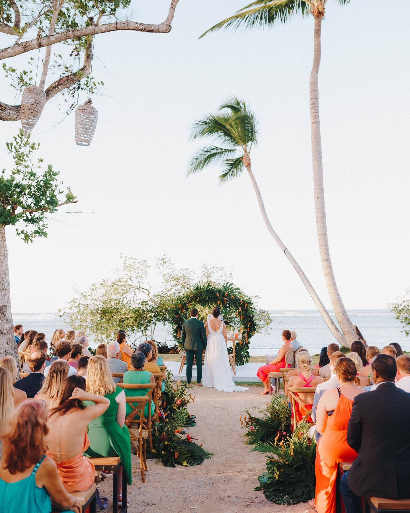 Charlotte + Guilles una ceremonia a la que tenia pendiente mostrar y con sus encantos y un bellísimo atardecer los chico