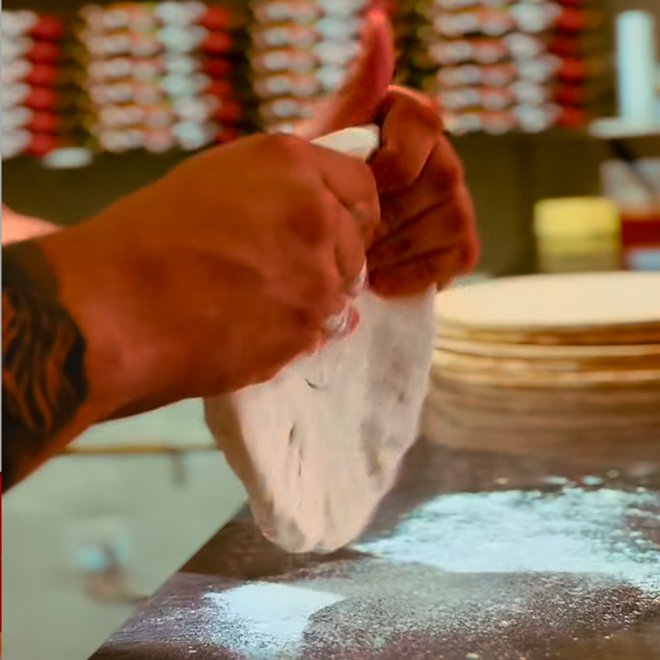 Siga no TikTok e veja os bastidores da sua pizza favorita! 📲 thumbnail