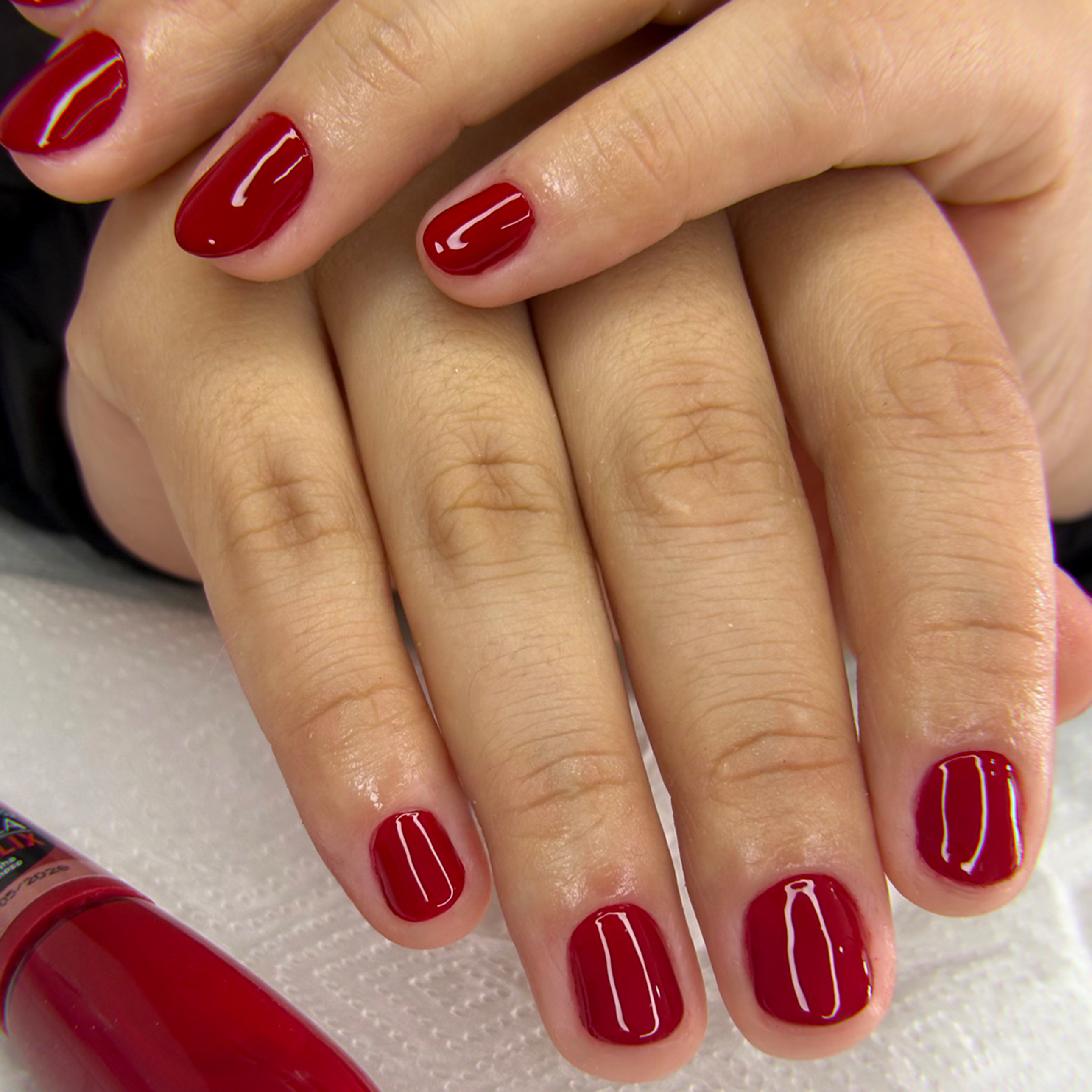 Pedicure & Manicure tradicional  thumbnail
