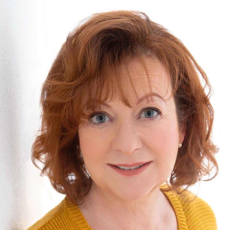 Kendy Pearson: books, biography, latest update thumbnail