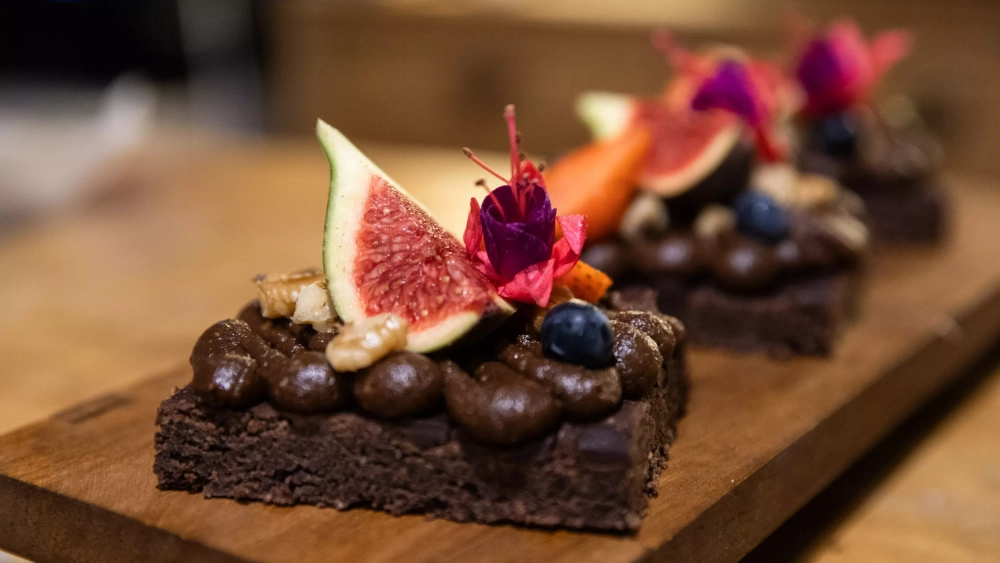 Brownie vegano de alubias, dátiles y chocolate. Receta 'kid friendly' de Mi Primer Pastel thumbnail