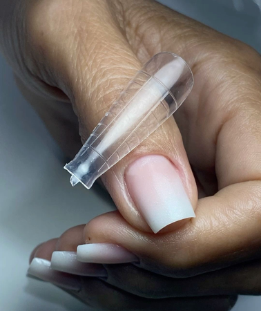 Se torne uma especialista em Molde F1 + Postiça Realista, Unha Encapsulada e mais! apenas 19,90! thumbnail