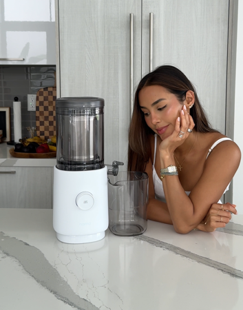 Máquina para jugos/leche cod: Manuela10 thumbnail