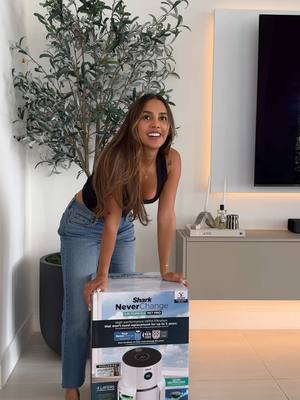 Mi nuevo bebé y me deja la casa oliendo deli! 🫧  #shark #airpurifier #purificadordeaire #latina #miami #home 