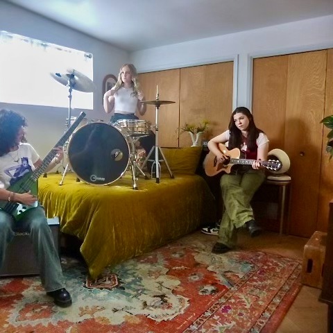 Music Video Feature: Alemeda -"I Hate Your Face"  thumbnail