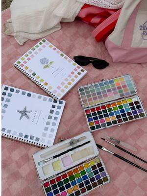 Filling my summer with activities that make me feel like a kid again 🐚🌝  #watercolor #watercolorpainting #watercolorart 