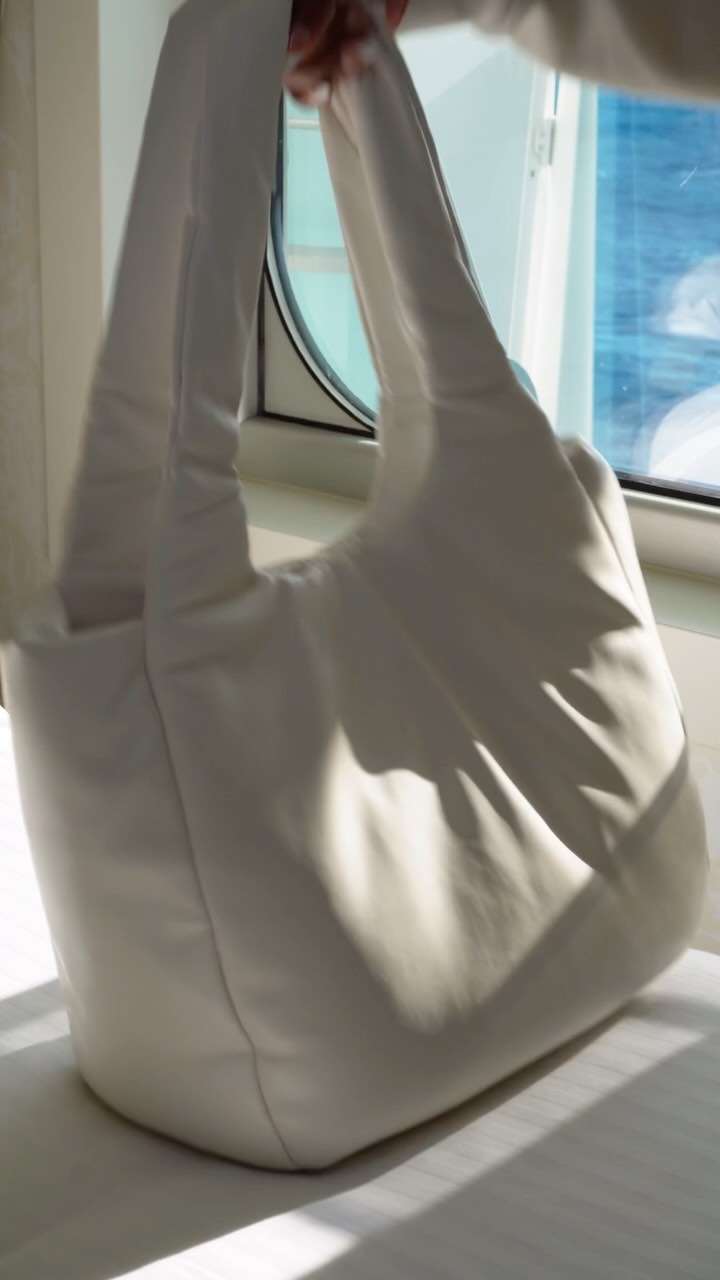 PACK MY BAG WITH ME travel edition ✈️🌅

#whatsinmybag #packwithme #amazonfinds #amazontravel #carryonbag #asmr #asmrsoun