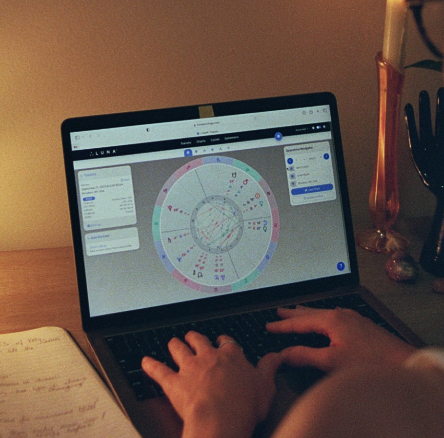 ✧ book an astrology reading thumbnail