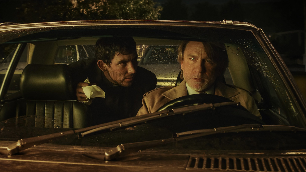 A ★★★½ review of Wake Up Dead Man (2025) thumbnail