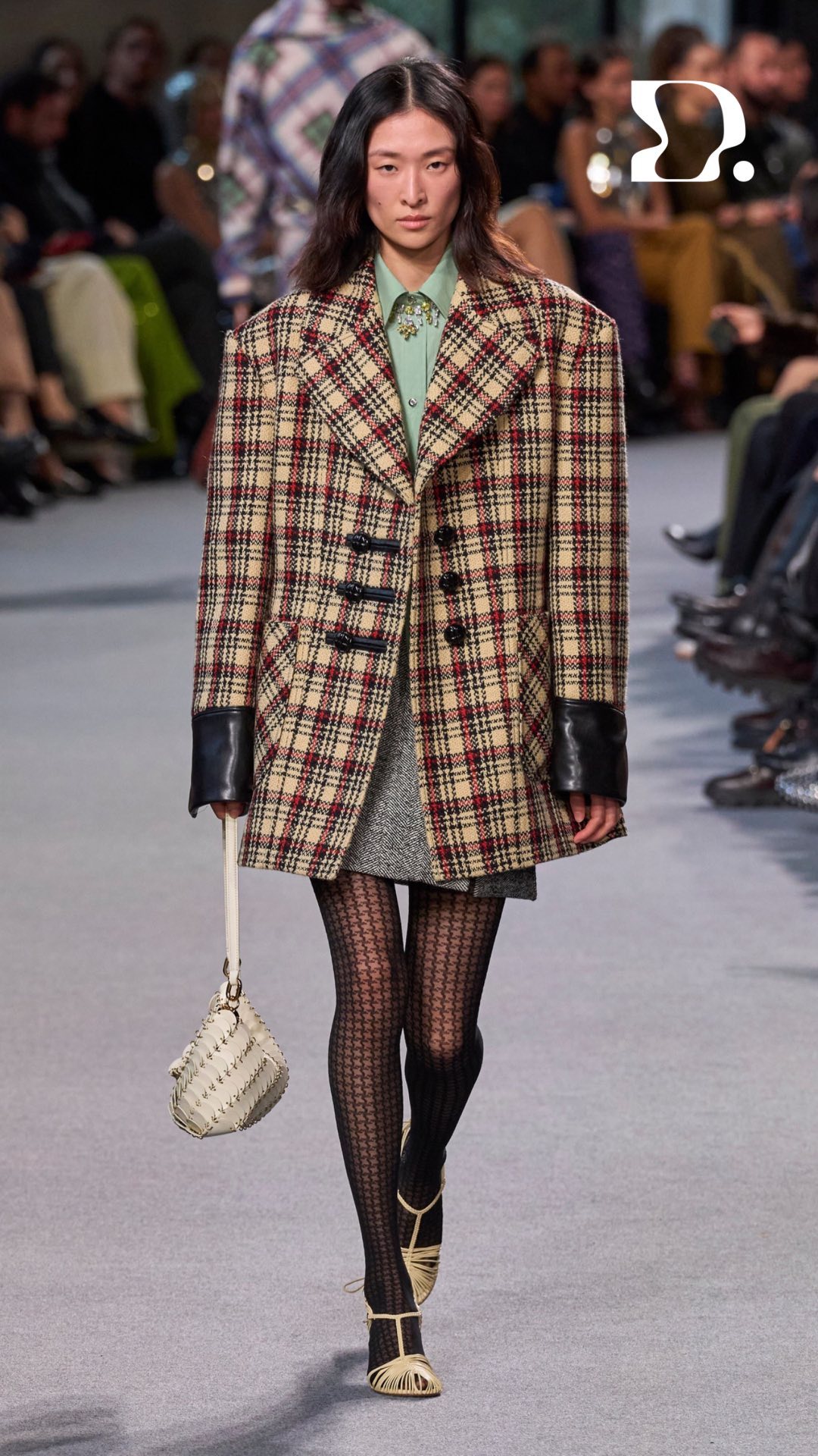 | @rabanne Fall-Winter 2024 By @juliendossena 

#rabannefw24 #rabanne #newcollection #collection #fashionshow #fashionwe