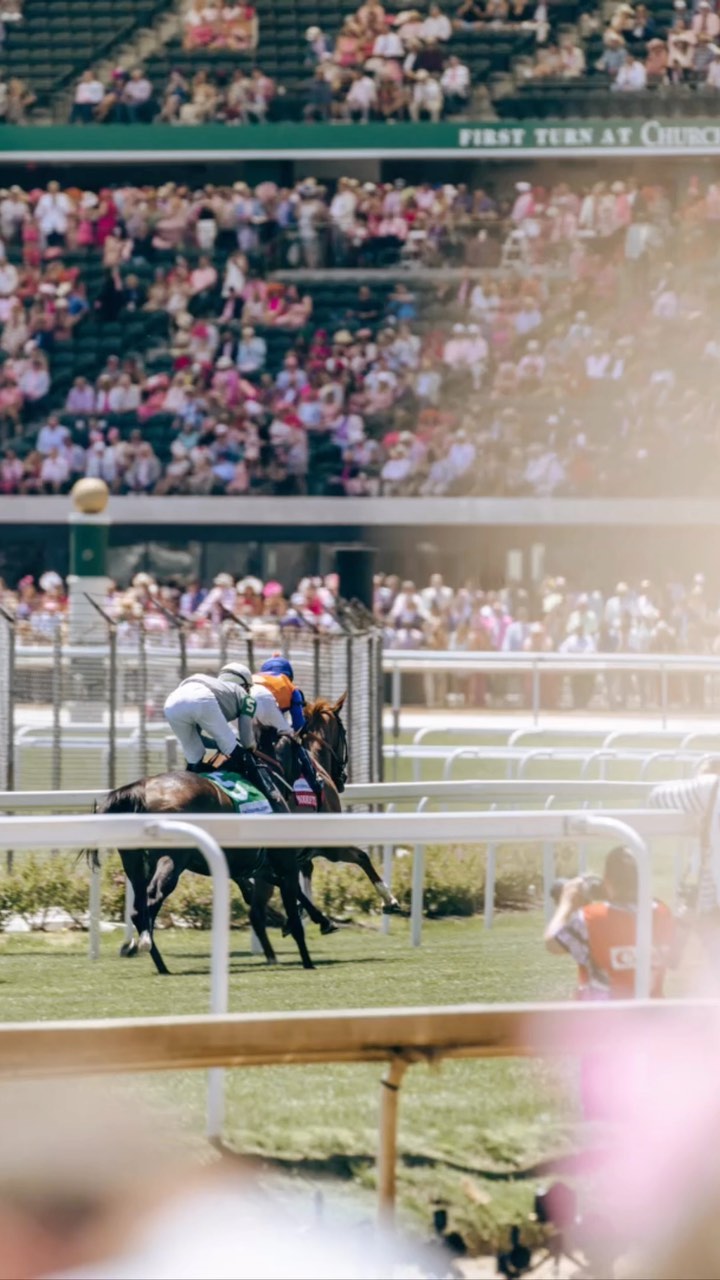 And they’re off! #kentuckyderby #photography #horse #sonyalpha #photoediting #horseracing #racing