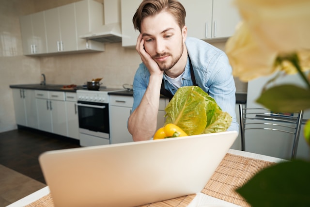 Eugene Pallisco Shares Tips for Tracking Nutrition Without Getting Overwhelmed - Slice Miami thumbnail