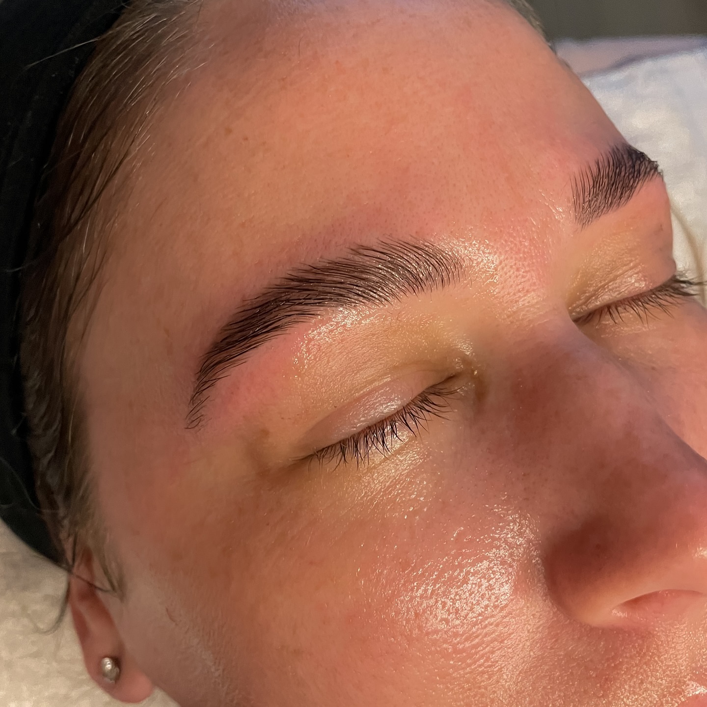 this is your sign to book a brow lamination ✨

#brows #browlamination #browshaping #browlami #fluffybrows #esthetician #