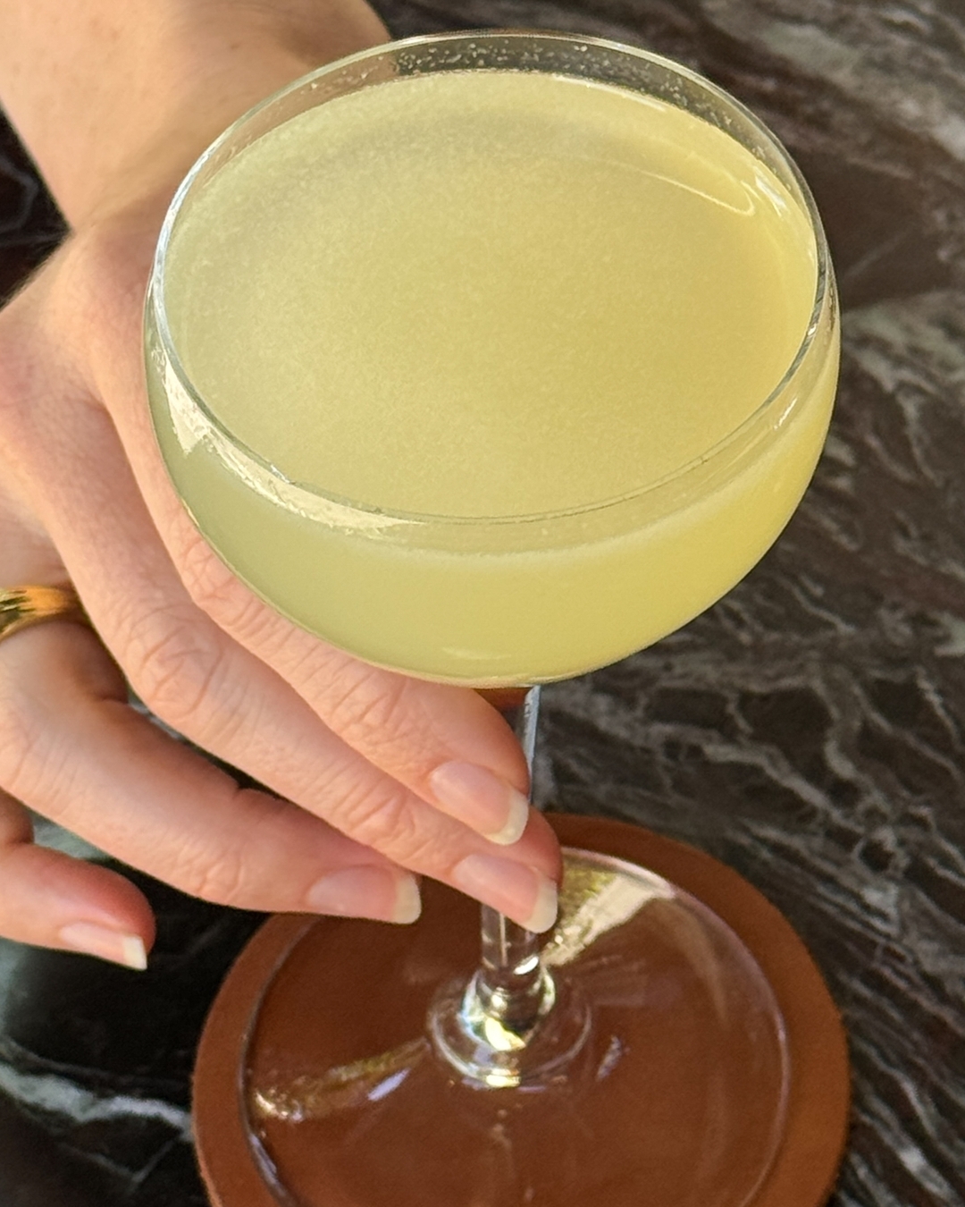 @applewooddistillery Alpine Gin and fresh lime juice meet for the ultimate refreshing Gimlet. 

Enjoy by the bar. 

#jan
