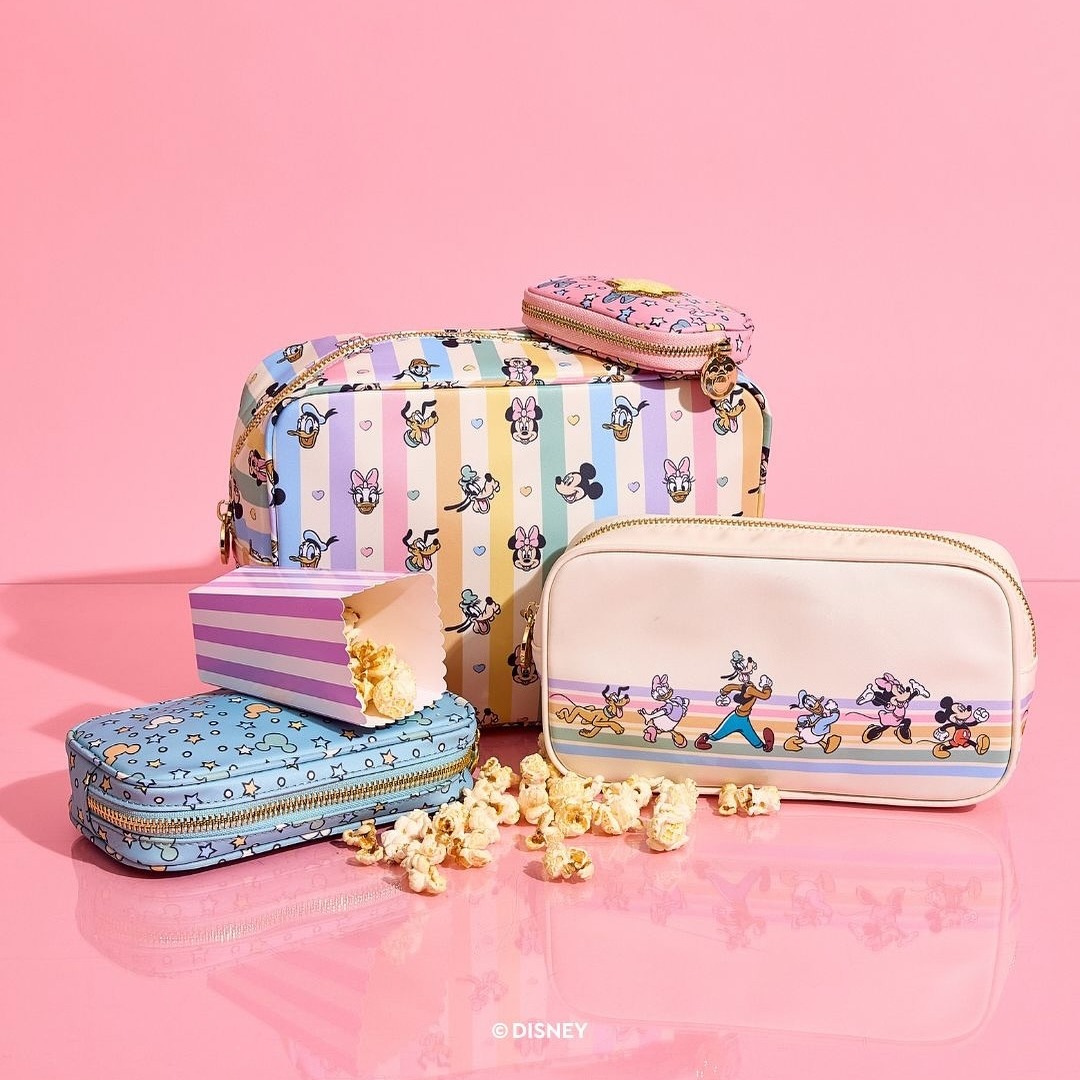 Disney Mickey and Friends Stoney Clover Lane Collectuon June 20  thumbnail