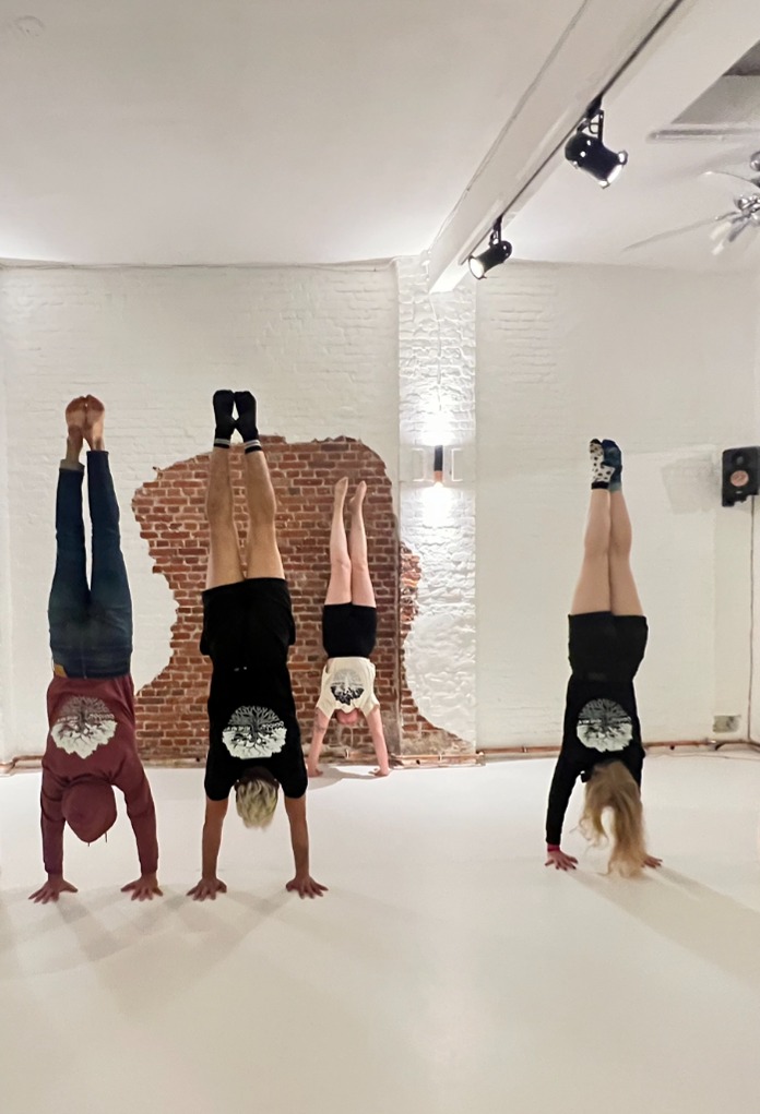 Handstand Class -  Mondays at 19:30 thumbnail