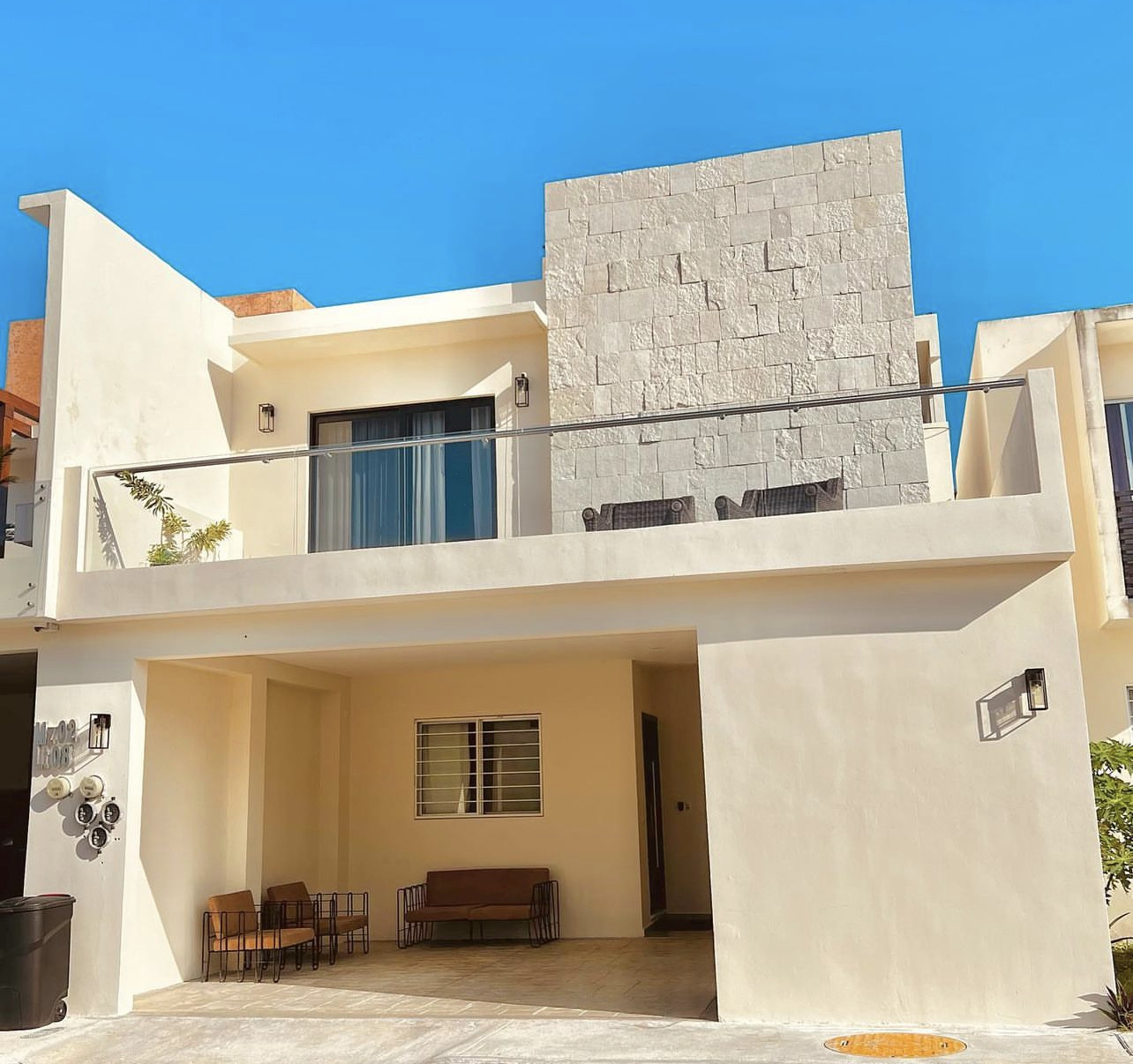My Airbnb in Playa del Carmen 🇲🇽 thumbnail