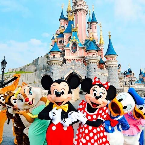 Pacotes Disney Paris e parques na Europa  thumbnail