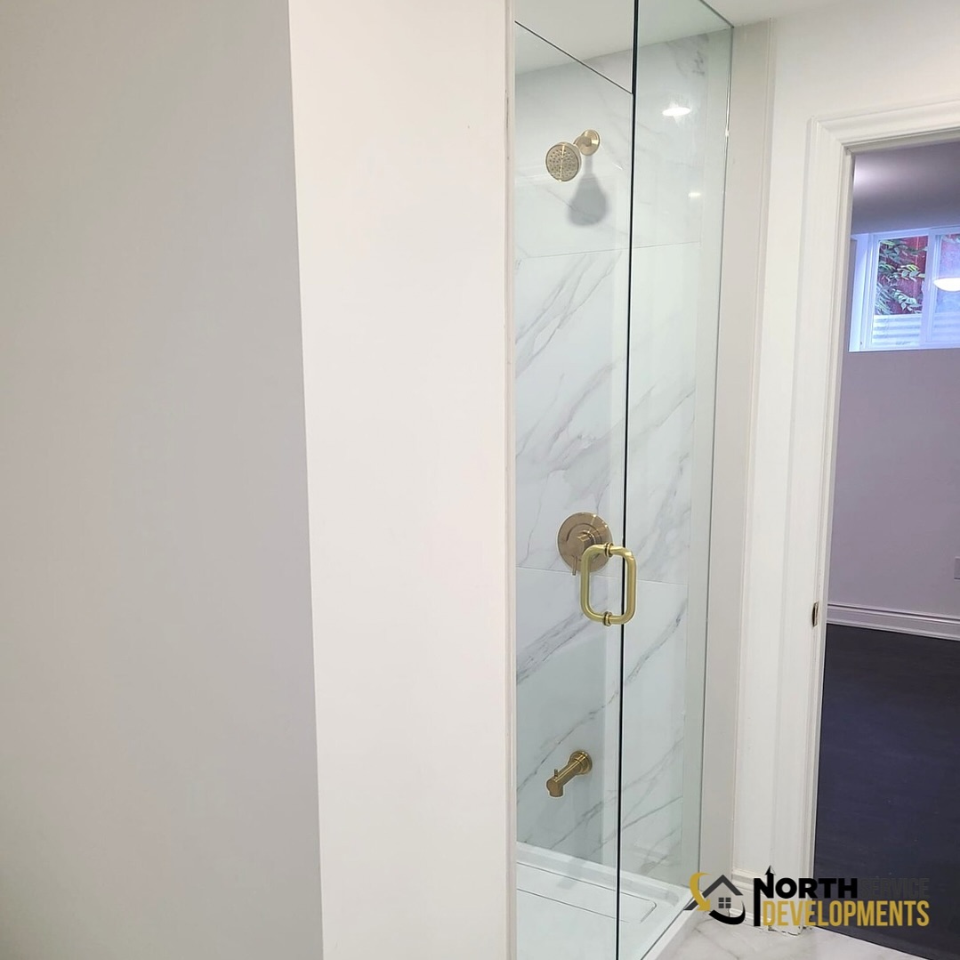 Upgrade your bathroom with a frameless glass for your shower install 👏🏽

Book a free consultation with us for your very 