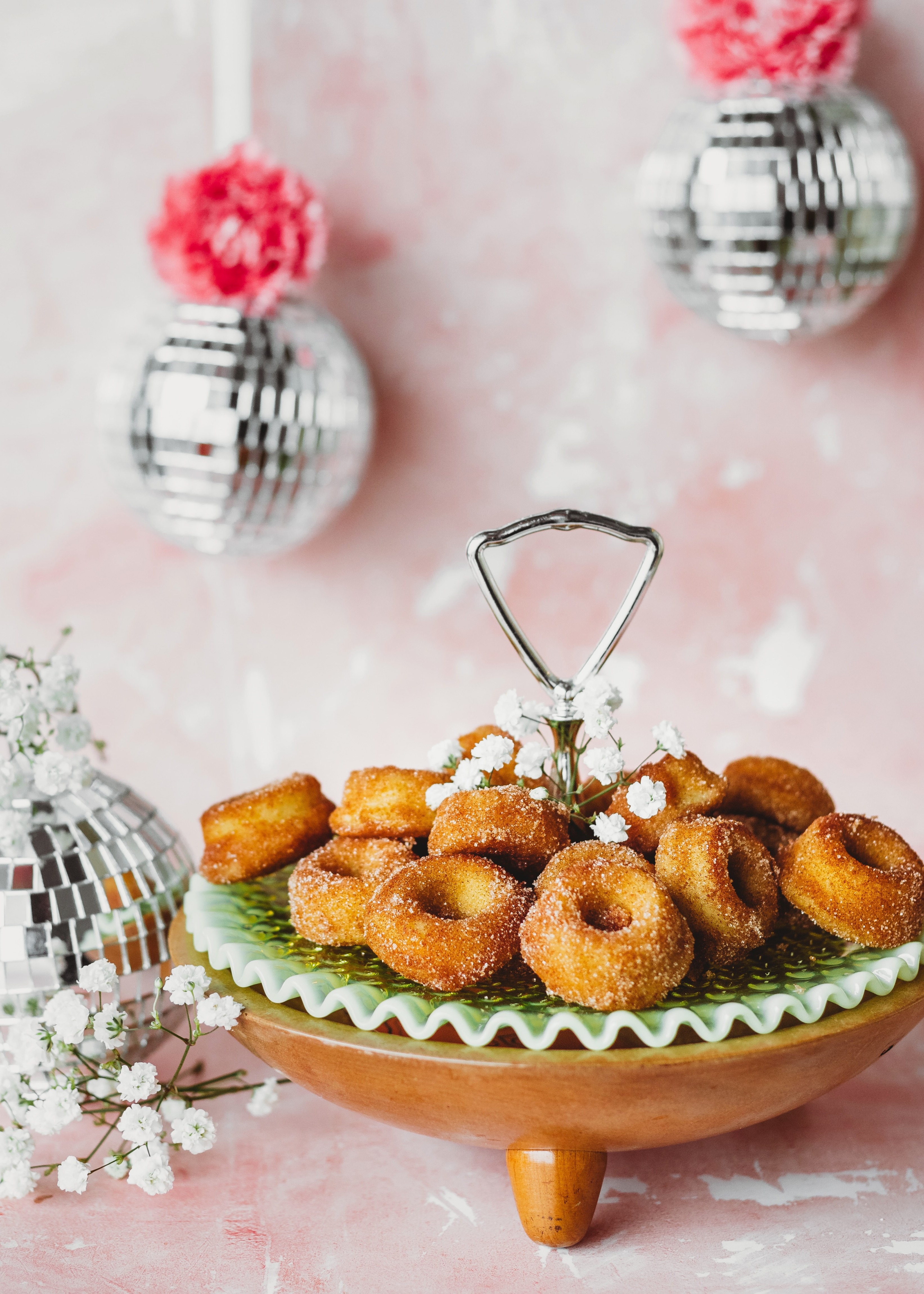 Free Mini Donuts 🍩 thumbnail