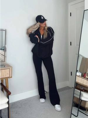Casual mom fit & everything is from Amazon 👌🏼☺️ linked on my storefront under “Mom Outfits” #momootd #casualmomstyle #le