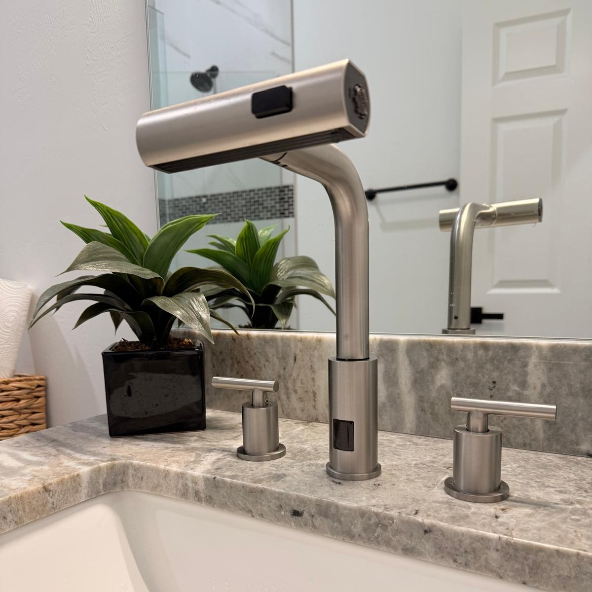 Lefton faucet thumbnail