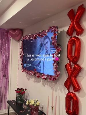 If you still haven't hosted a Galentine's party with your girls, you're missing out!! 💘#galentinesday #galentinesparty #