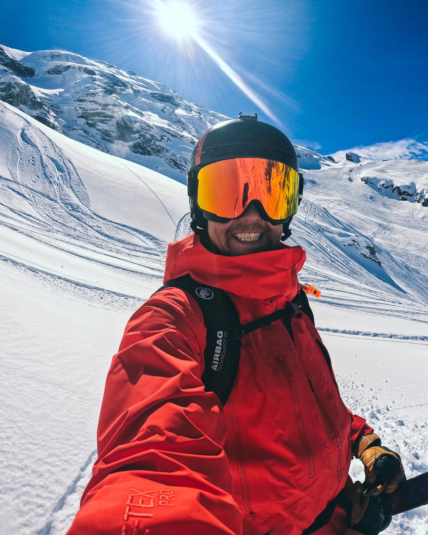 After 3 days of storm, the sun ☀️ came out today. Finally a powder day again!!!💯
