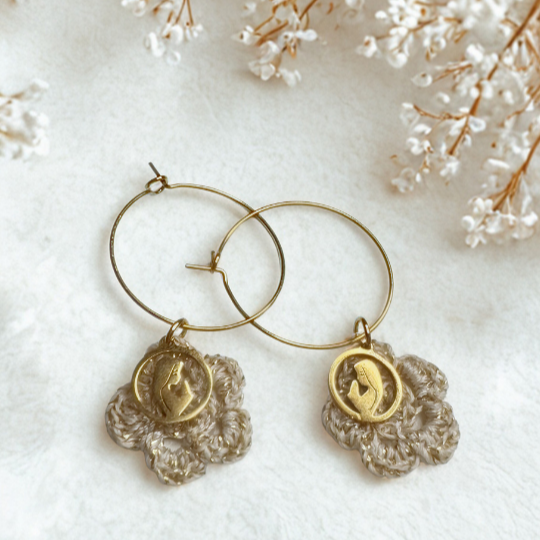  Naušnice, ogrlice, prstenovi thumbnail