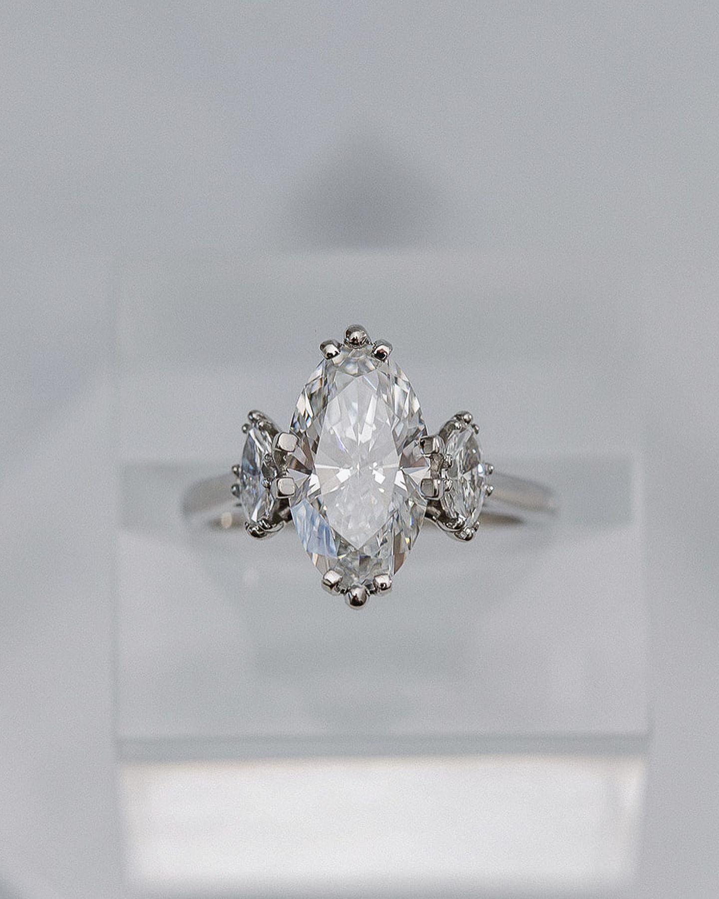 Fall engagements are coming up fast, so if you’re planning a scenic leaf-filled proposal then you need to schedule your 