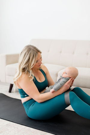 Top 5 Tips for Postpartum Recovery *FREE* thumbnail