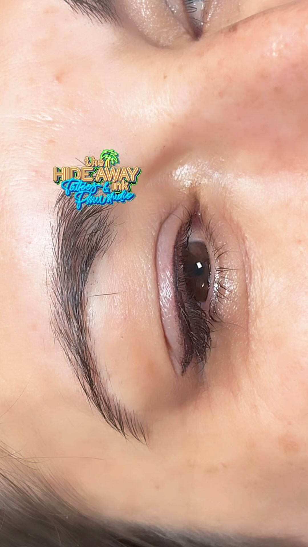 Smokey thin eyeliner🧡☀️🌴

👉book online www.hideawayink.nl👈
📍visit us, in the pretty centre of Amersfoort, next to the Ho