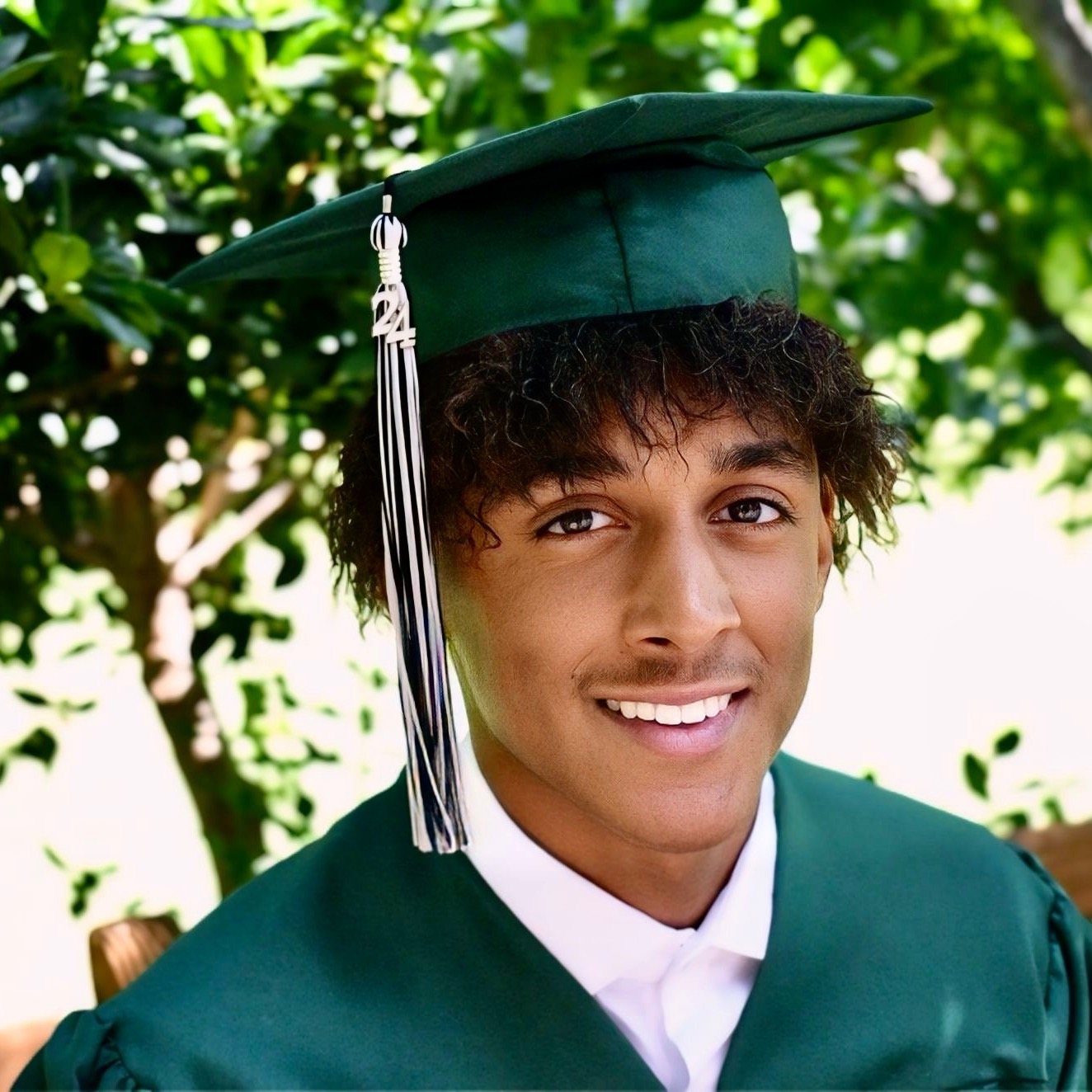 Graduates  thumbnail