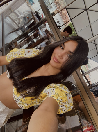 Atendente Darlly Souza  thumbnail