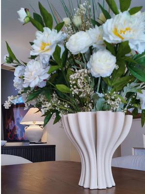 Respuesta a @iselymaya Este jarrón fue uno de esos home decor pieces que cambian todo el espacio 🤍😍 Me encanta porque ti