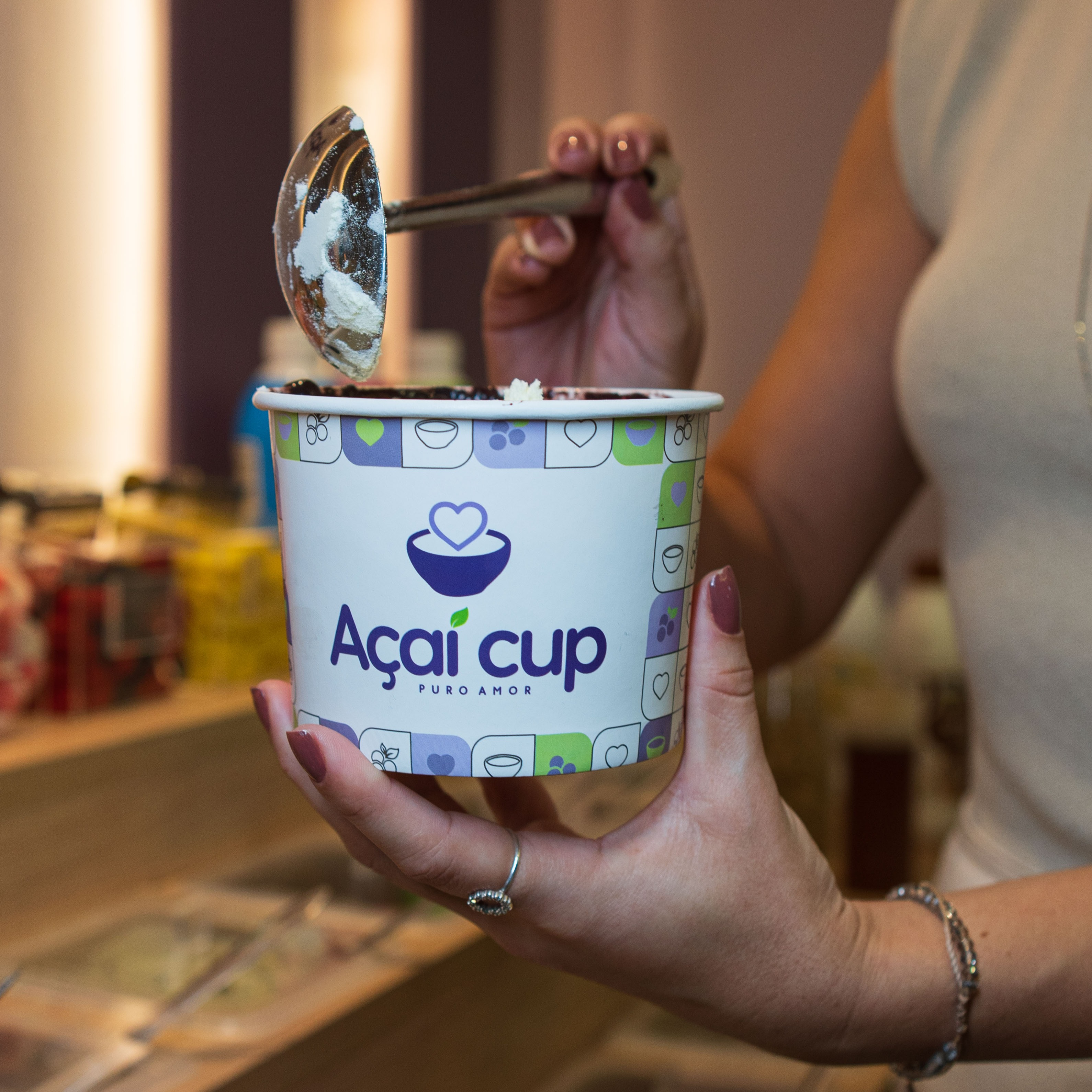 Peça pelo WhatsApp (Theberge) thumbnail