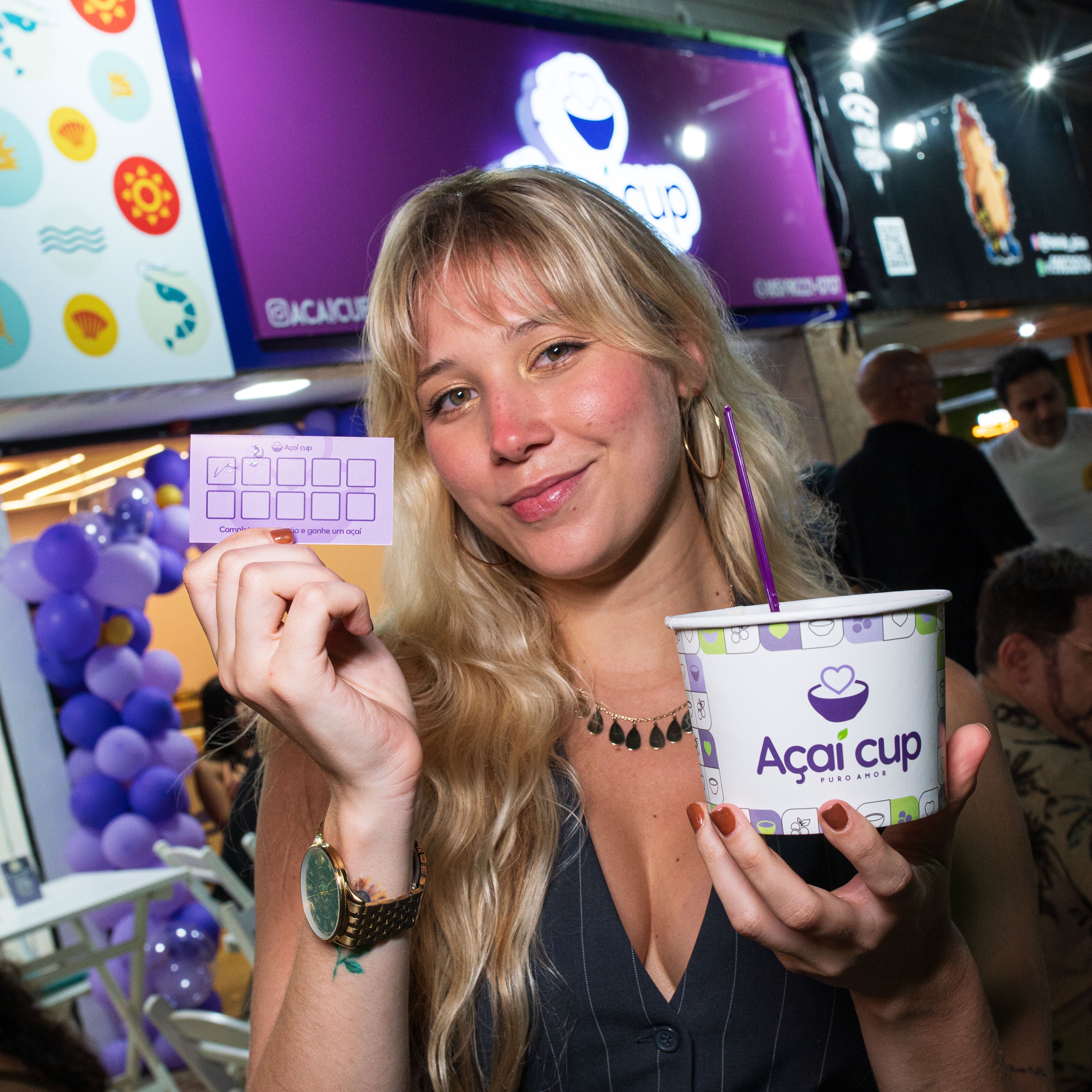 Peça pelo WhatsApp (Varjota) thumbnail